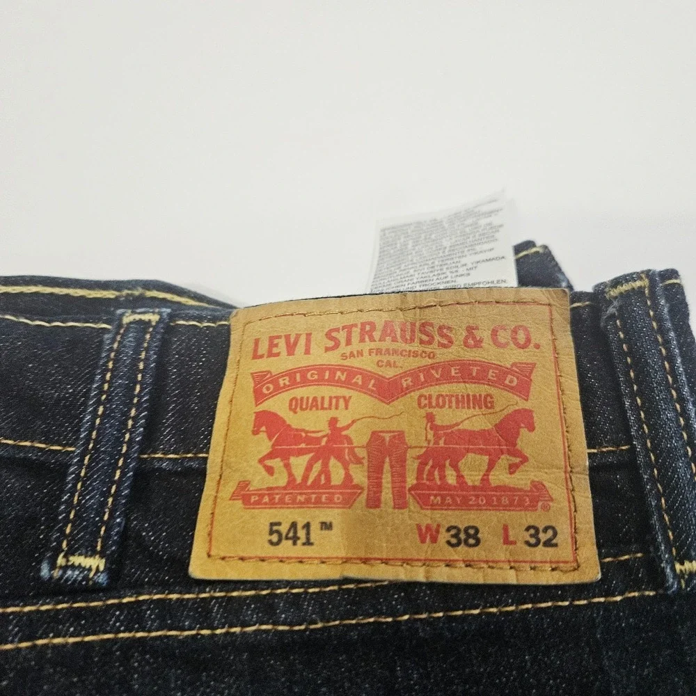 Levi Strauss 541 Men's Jeans Size 38x32 Dark Wash Denim Blue Cotton Straight Fit